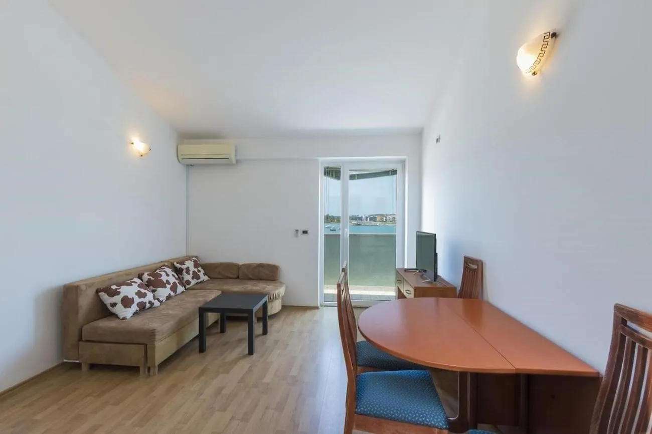 Apartments By The Sea Medulin - 23096