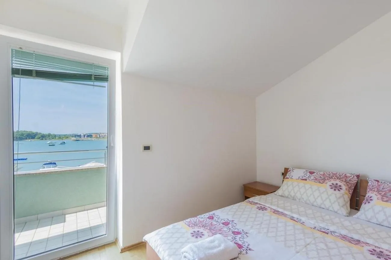 Apartments By The Sea Medulin - 23096 Croatia