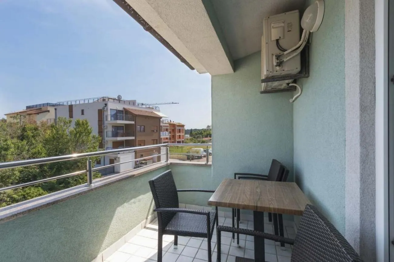 Apartments By The Sea Medulin - 23096